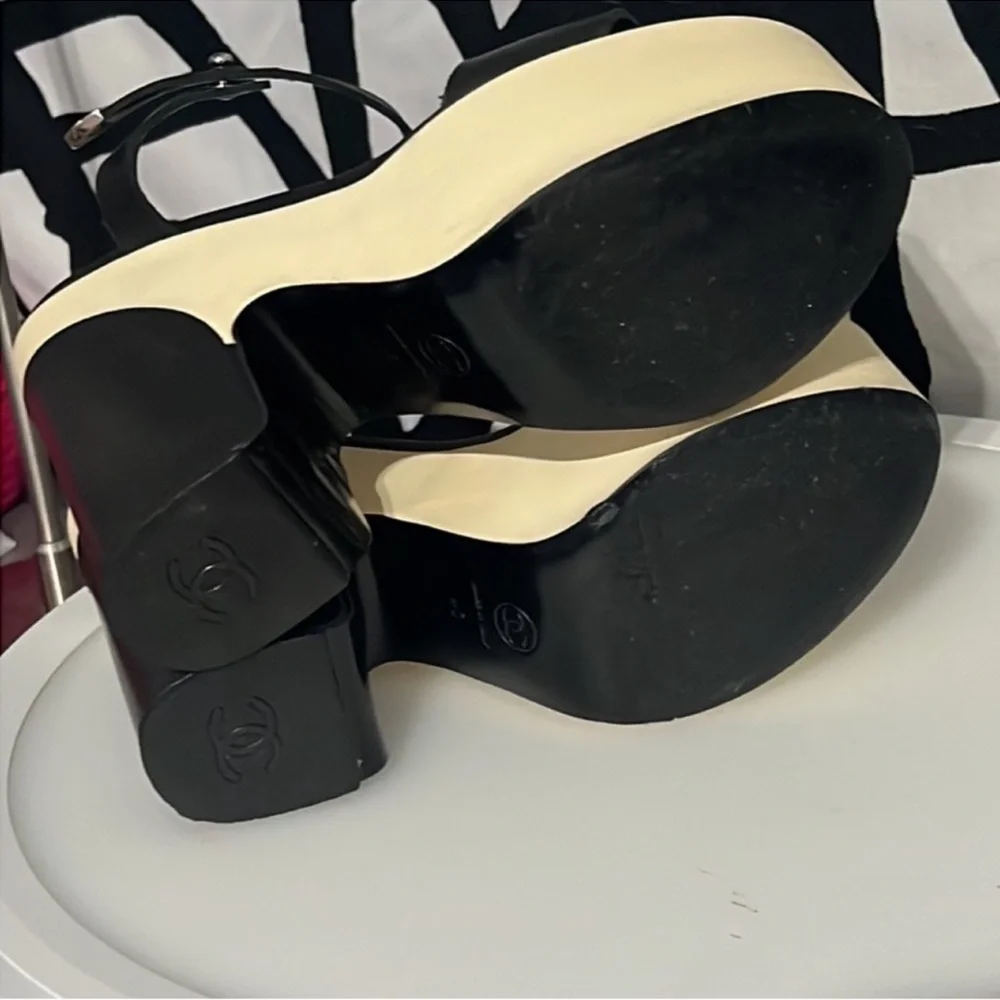 Authentic Chanel black leather signature luxury designer platform sandals sz 9 - Picture 13 of 15